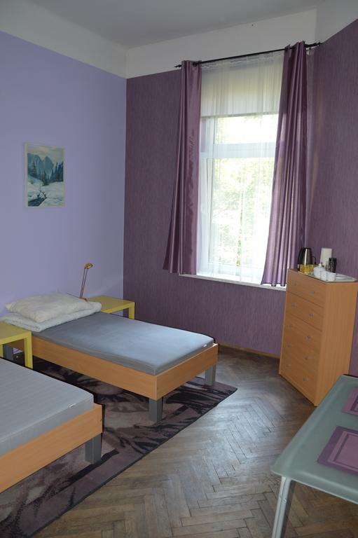 Old Walls Hostel Krasków Rom bilde