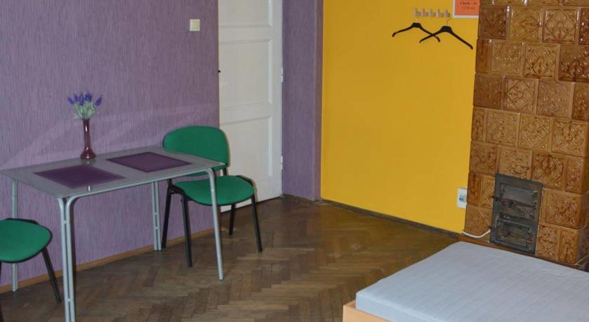 Old Walls Hostel Krasków Eksteriør bilde