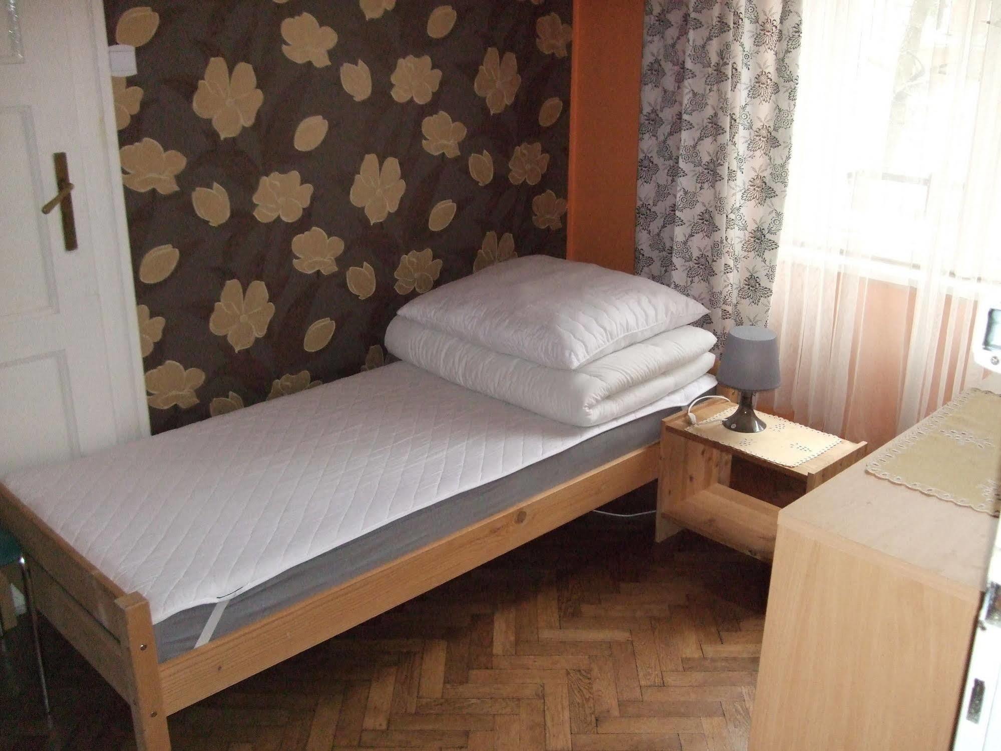 Old Walls Hostel Krasków Eksteriør bilde