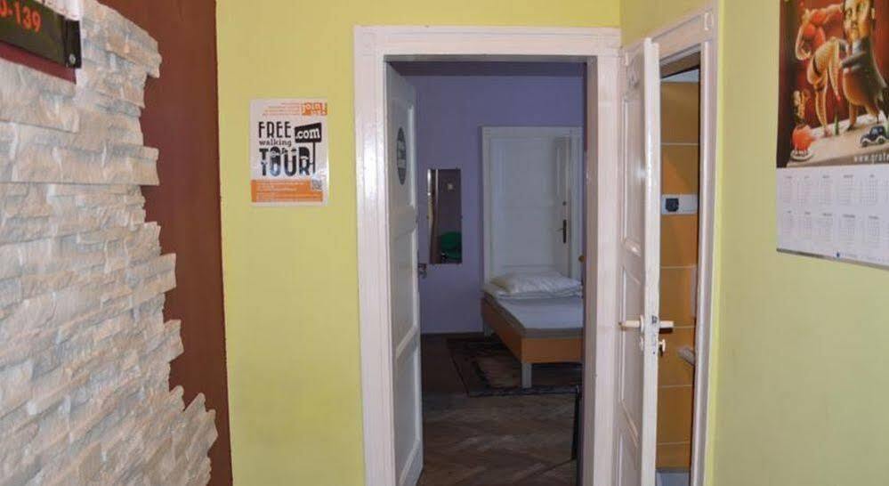 Old Walls Hostel Krasków Eksteriør bilde